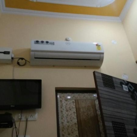 Colonelganj Hotel Ganga Vilas מראה חיצוני תמונה