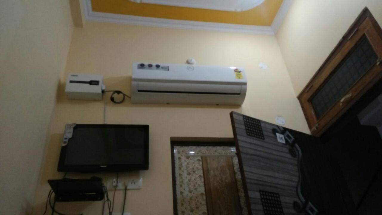 Colonelganj Hotel Ganga Vilas מראה חיצוני תמונה